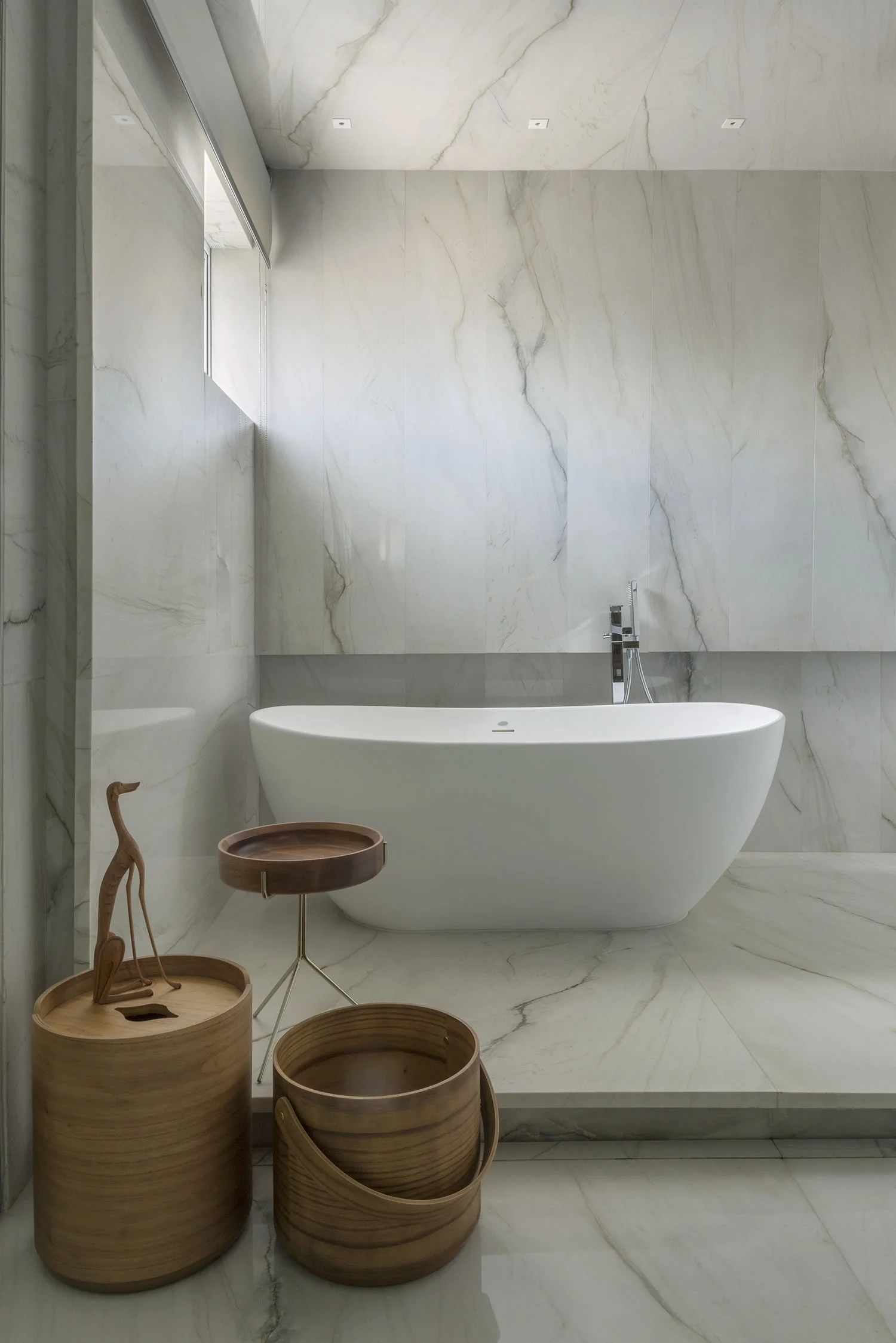 imagen de un baño en el Apartamento 100 con piso de Mont Blanc